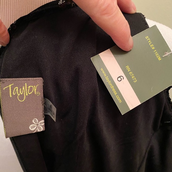 NWT Taylor black velvet and sequin dress - Picture 5 of 5